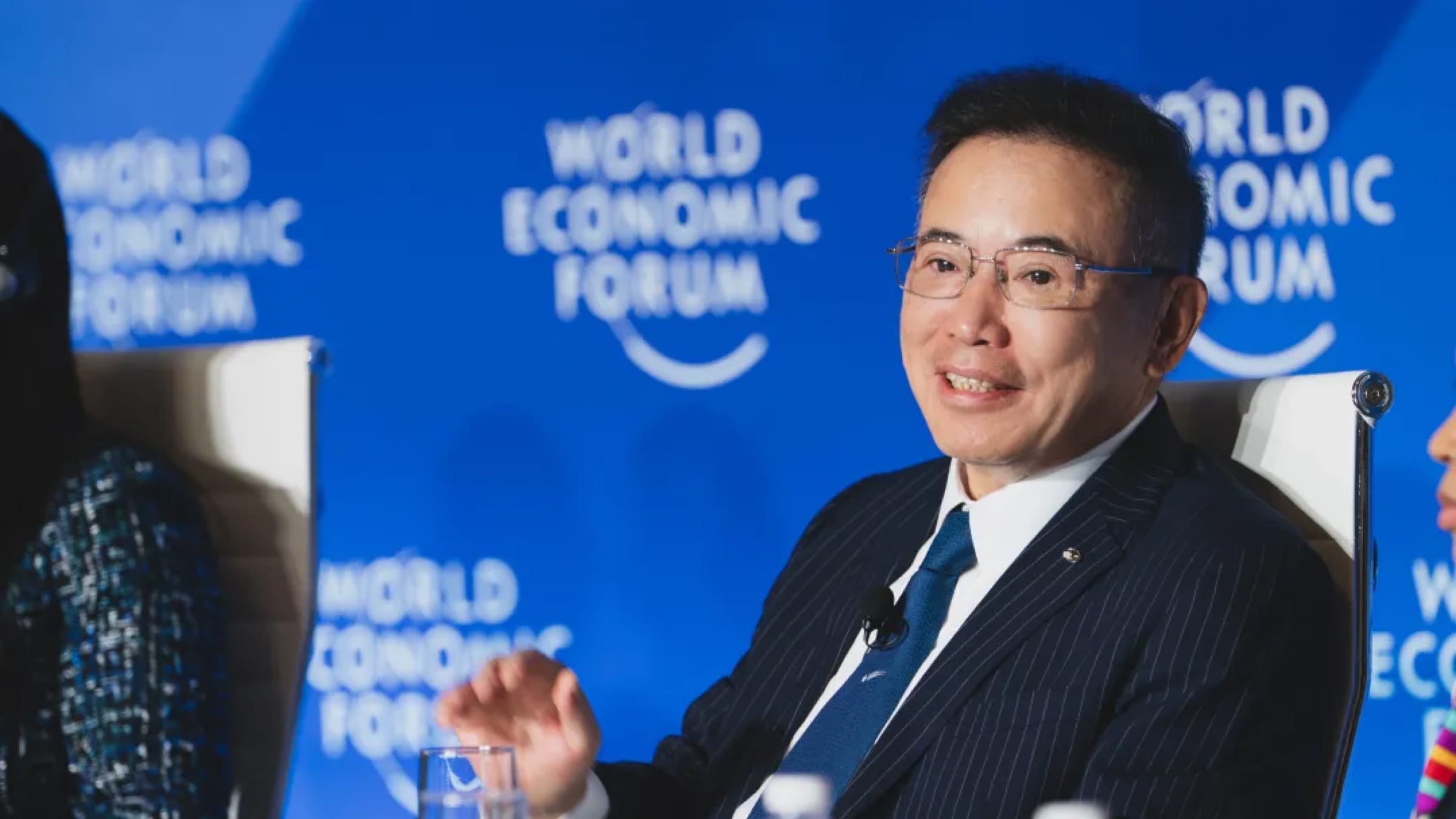 李东生出席2025年夏季达沃斯并担任联席主席，探讨推动全球经济均衡发展